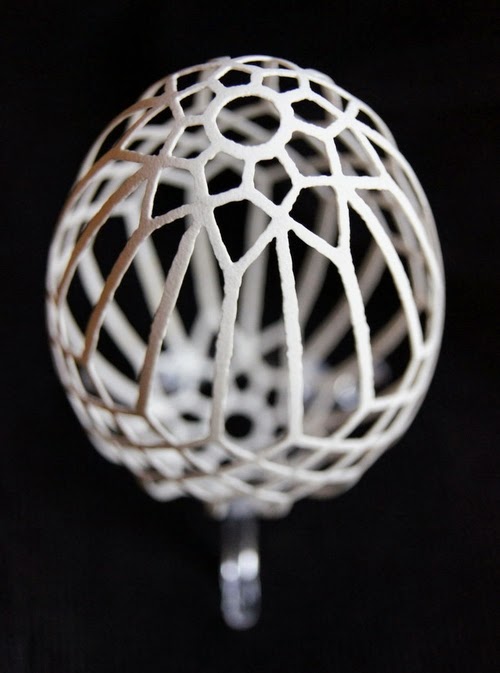 17-Piotr-Bockenheim-Carved-Goose-Eggs-Sculptures-www-designstack-co
