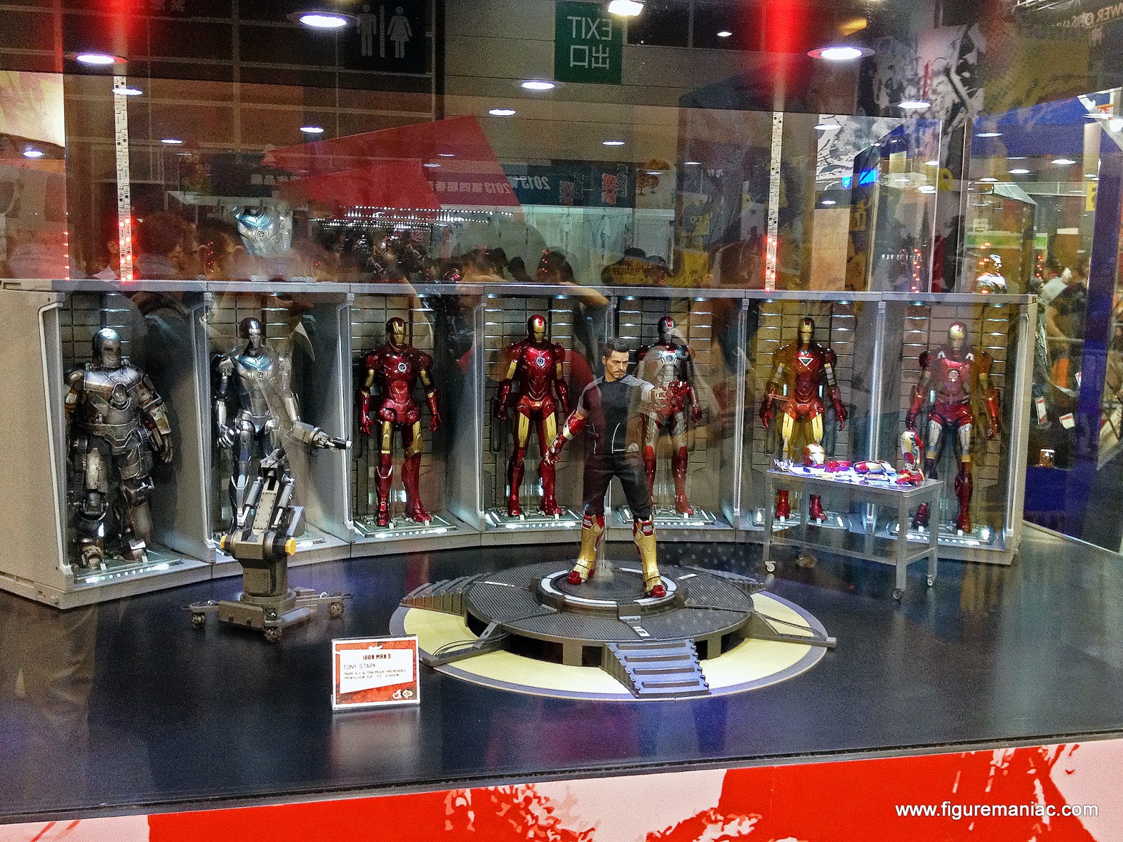 tony stark workshop hot toys
