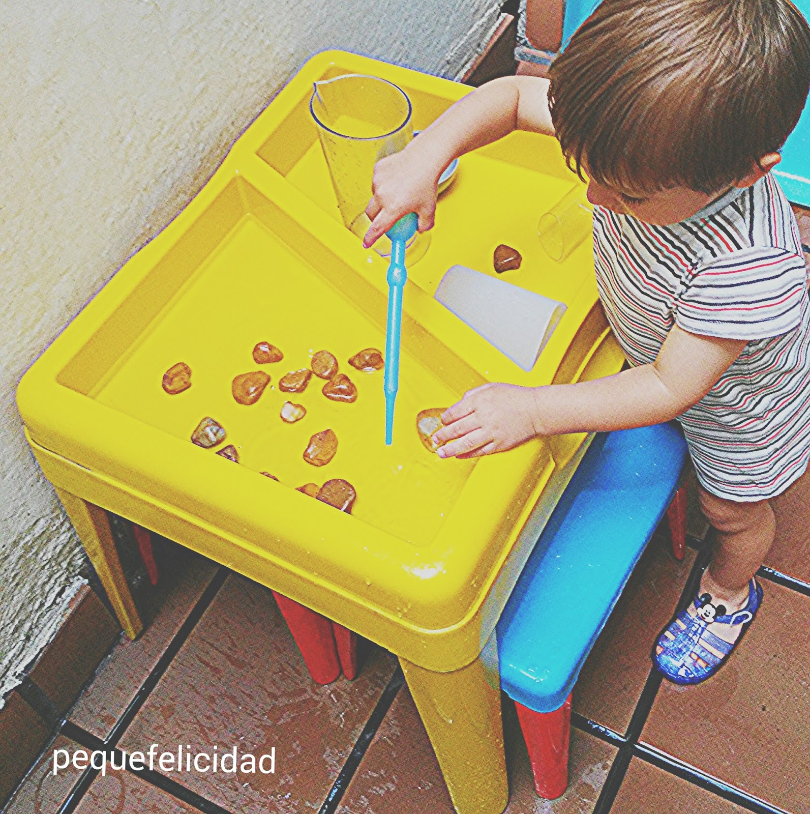 PEQUEfelicidad: 10 JUEGOS CON AGUA PARA NIÑOS DE 1 A 2 AÑOS