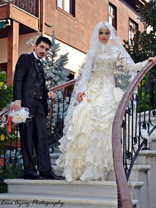 2014 Kapalı Türbanlı Tesettür Gelinlik Modelleri 2014 Kapalı Türbanlı Tesettür Gelinlik Modelleri