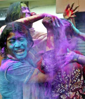 Happy-Holi-Festivals-2012-Wallpapers Happy-Holi-Festivals-2012-Wallpapers