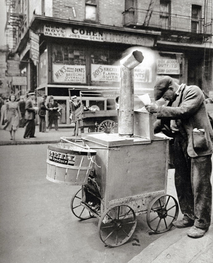Berenice+Abbott+1938+Manhattan+Roast+corn+man.jpg