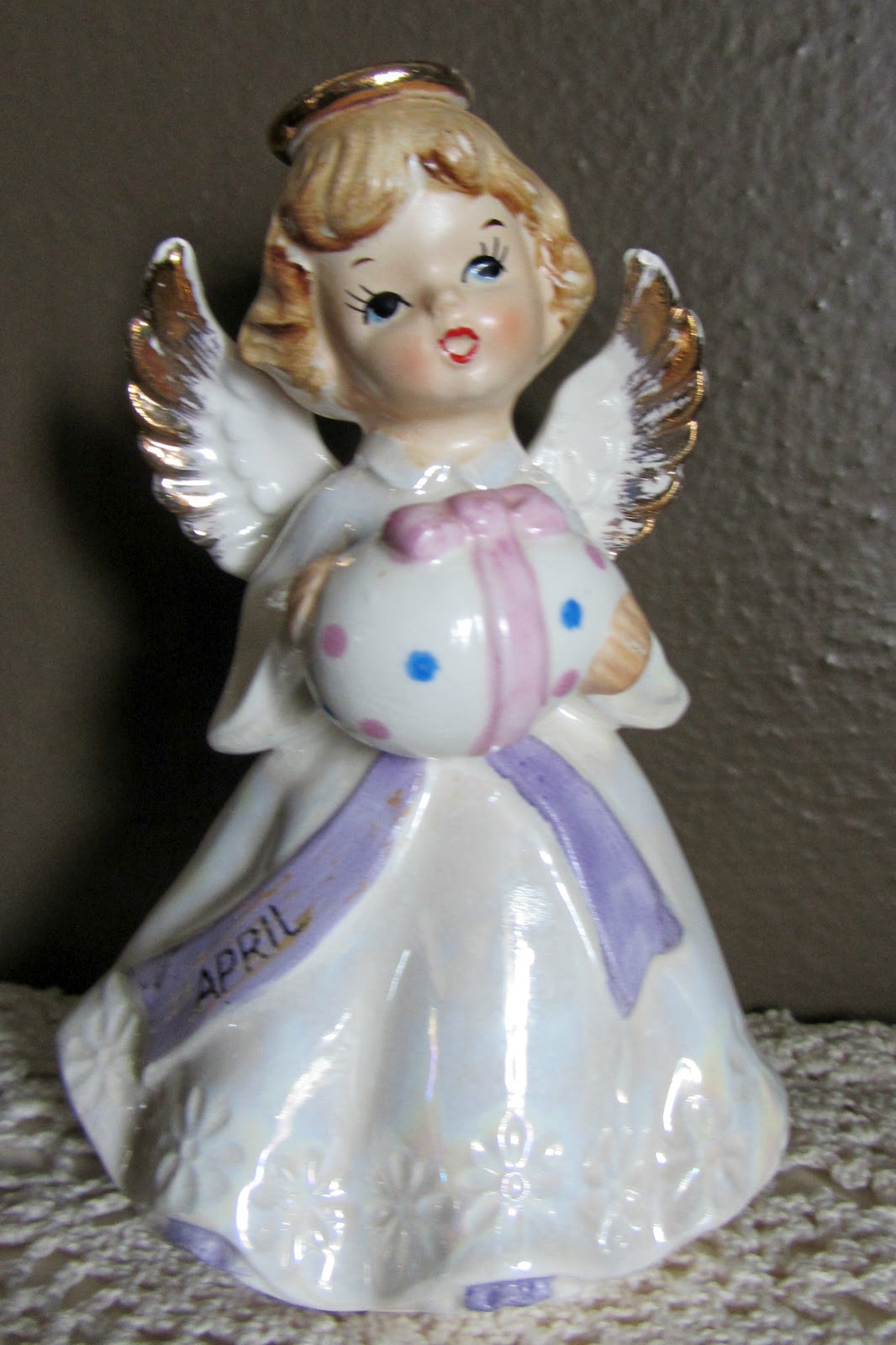 Vintage Easter Collectibles and an African Violet Organized Clutter