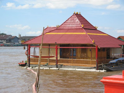 http://4.bp.blogspot.com/-y8dL9tAXgjA/T93UIswedyI/AAAAAAAABaM/zur5pD7alvI/s320/rumah-rakit.jpg