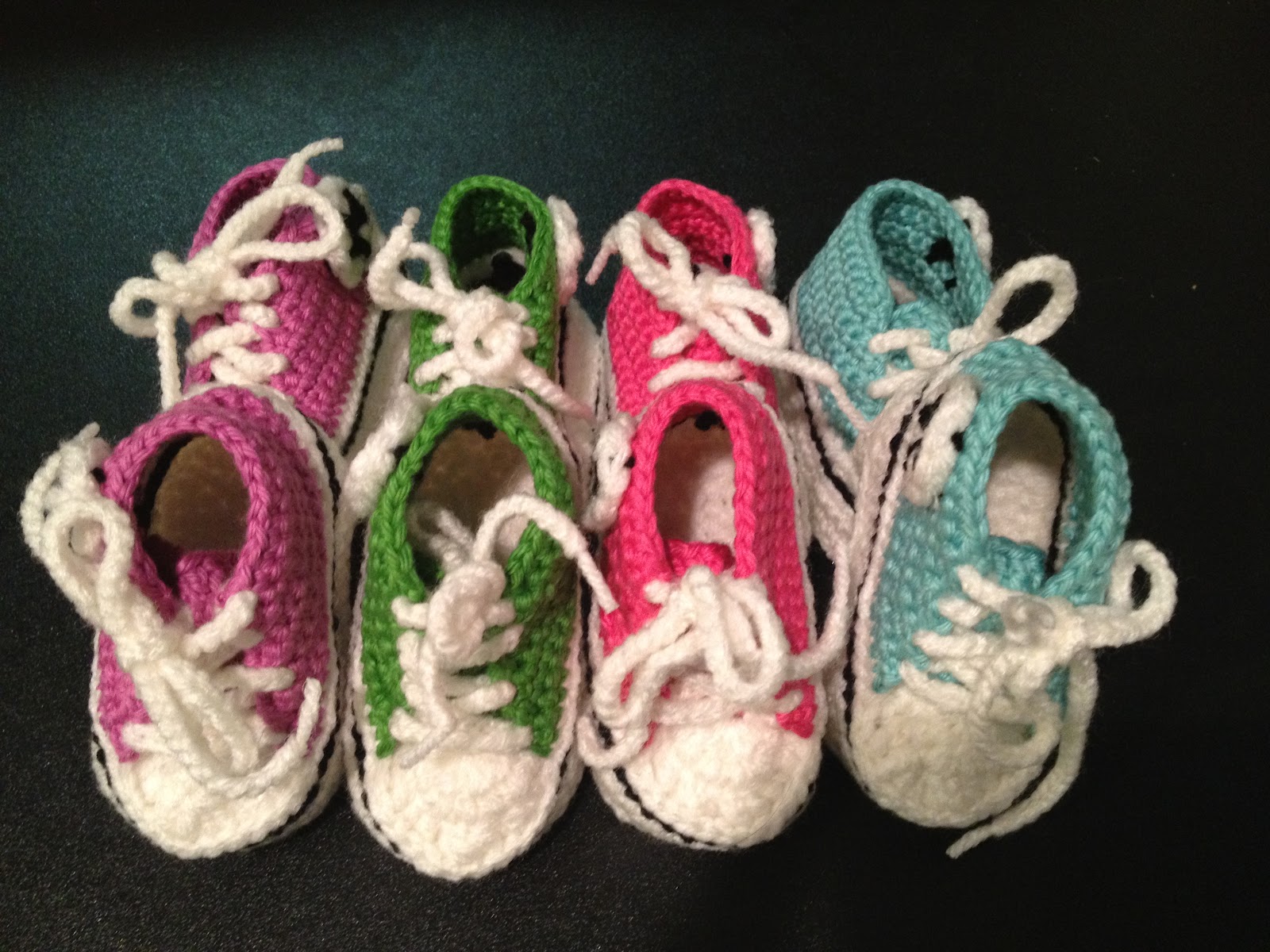 Grannys Creative Creations: Crochet Baby Converse!