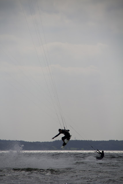 Kitesurfers in Karlsminde