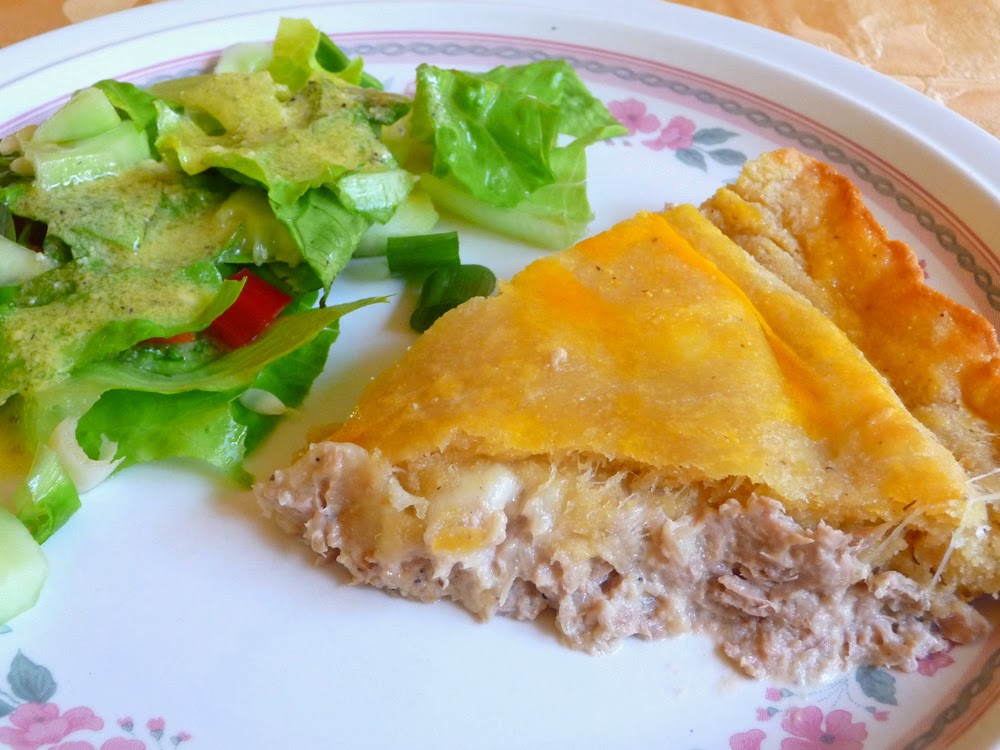 SPLENDID LOWCARBING BY JENNIFER ELOFF CHEESY TUNA PIE
