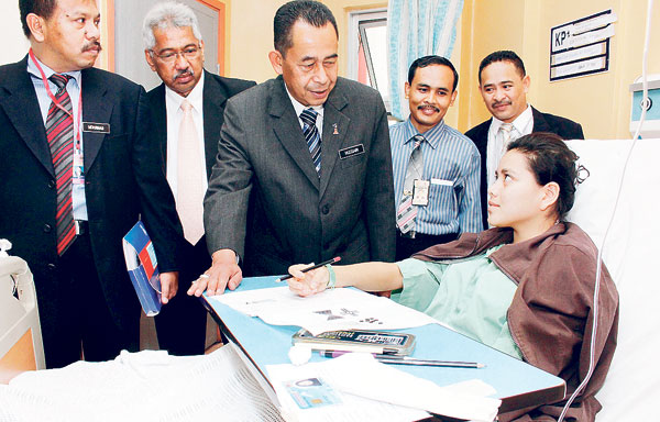 lintah, elak dari masuk kemaluan a n d r a g o g i