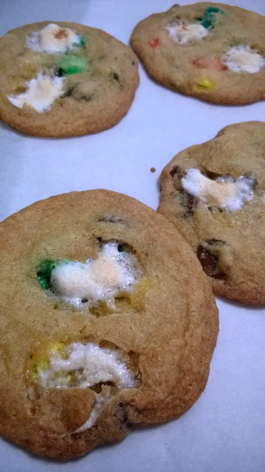 Beauties and the Feast Chocolate Chip M&M Marshmallow Cookies