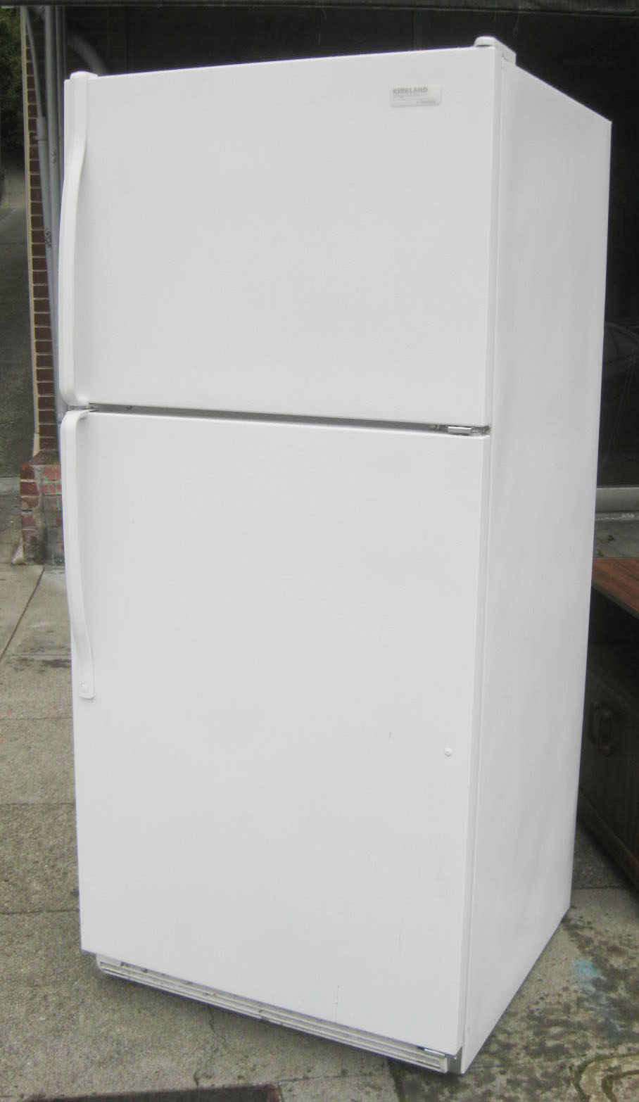 UHURU FURNITURE & COLLECTIBLES SOLD Kirkland Refrigerator 125