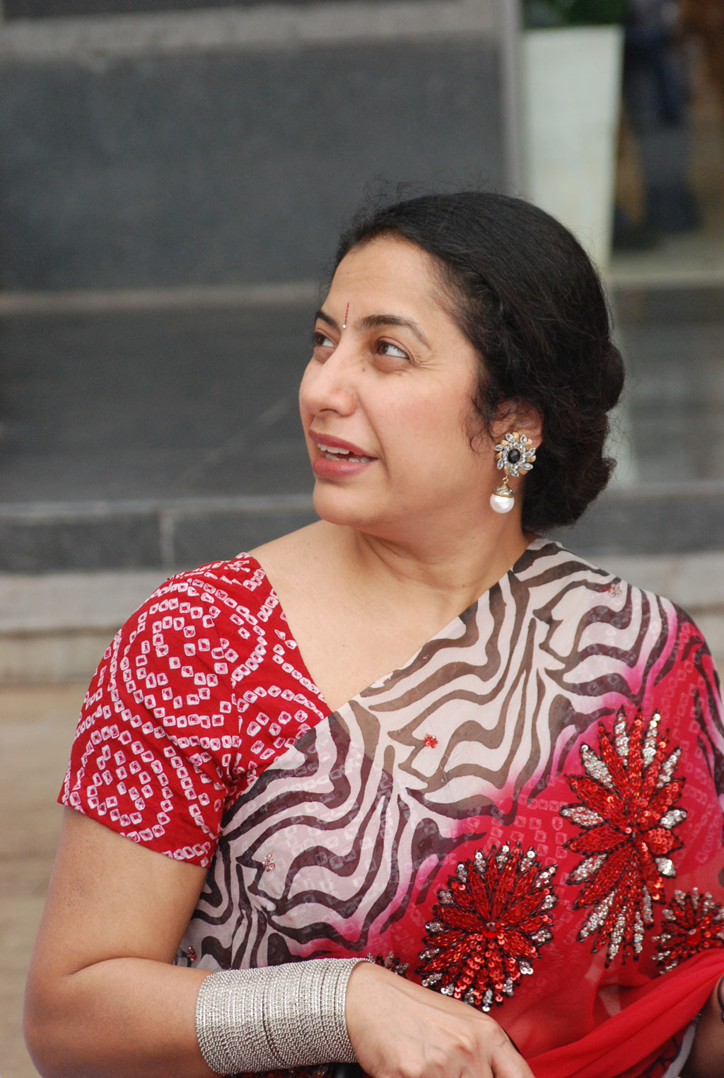 http://4.bp.blogspot.com/-yD6U5tzAz-Q/TX_3Kv1cscI/AAAAAAAAF-E/5Y-iXRBCbvA/s1600/Suhasini%2BMani%2Bratnam%2Bat%2BBig%2BFM%2BTamil%2BET%2BAwards%2B%25283%2529.jpg?suhasini-mani-ratnam-at-big-fm-et-awards-latest-photos%20http://actress.cugiz.com