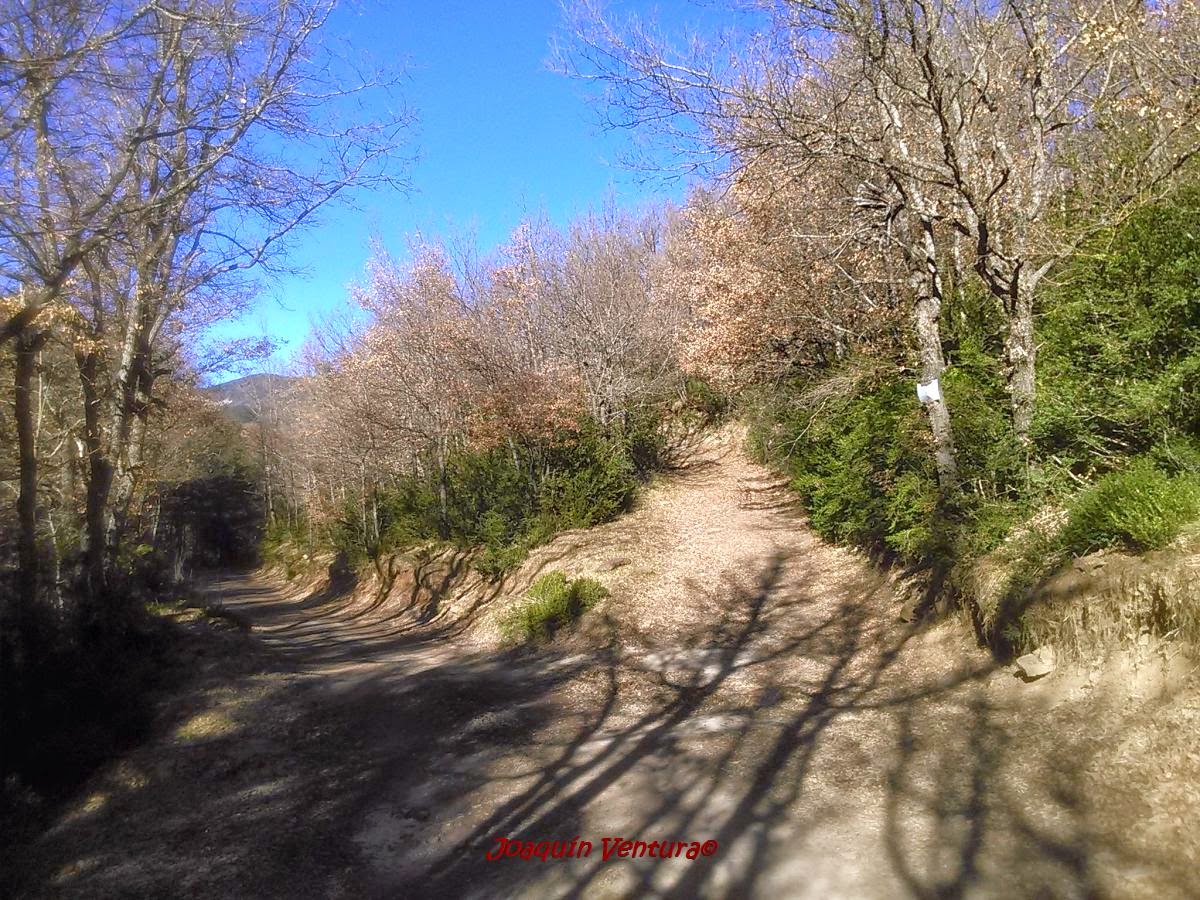 Comienzo del camino de subida hacia la ermita de Santa María de Trujillo Comienzo del camino de subida hacia la ermita de Santa María de Trujillo