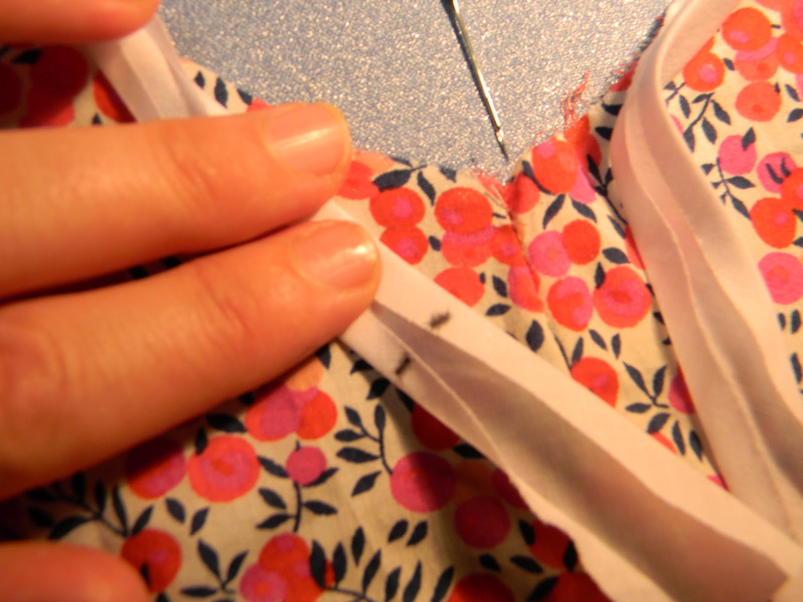 Sew&CraftRaindrops & Bellyflops A Tutorial Joining bias binding