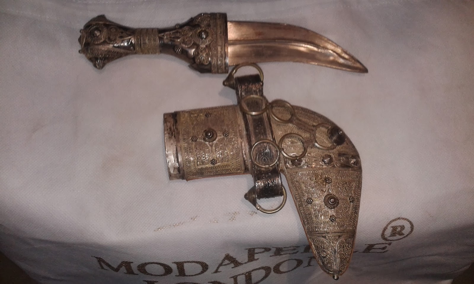 جنبيه عمانى مشغوله بالفضه 01142621666