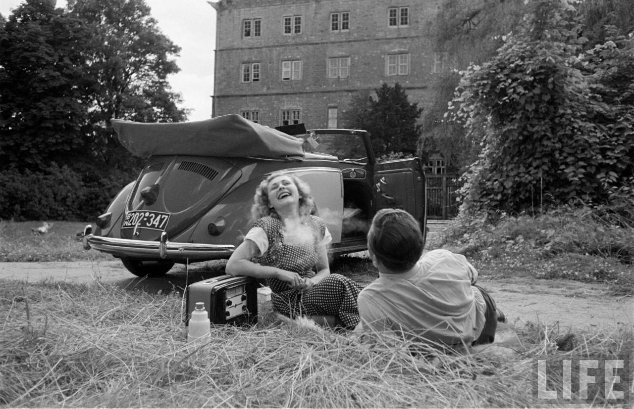 Life Through Walter Sanders' Lens vintage everyday