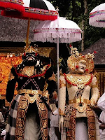 TARI BALI :MENGENAL TARIAN SAKRAL BARONG DAN RANGDA TARI BALI :MENGENAL TARIAN SAKRAL BARONG DAN RANGDA