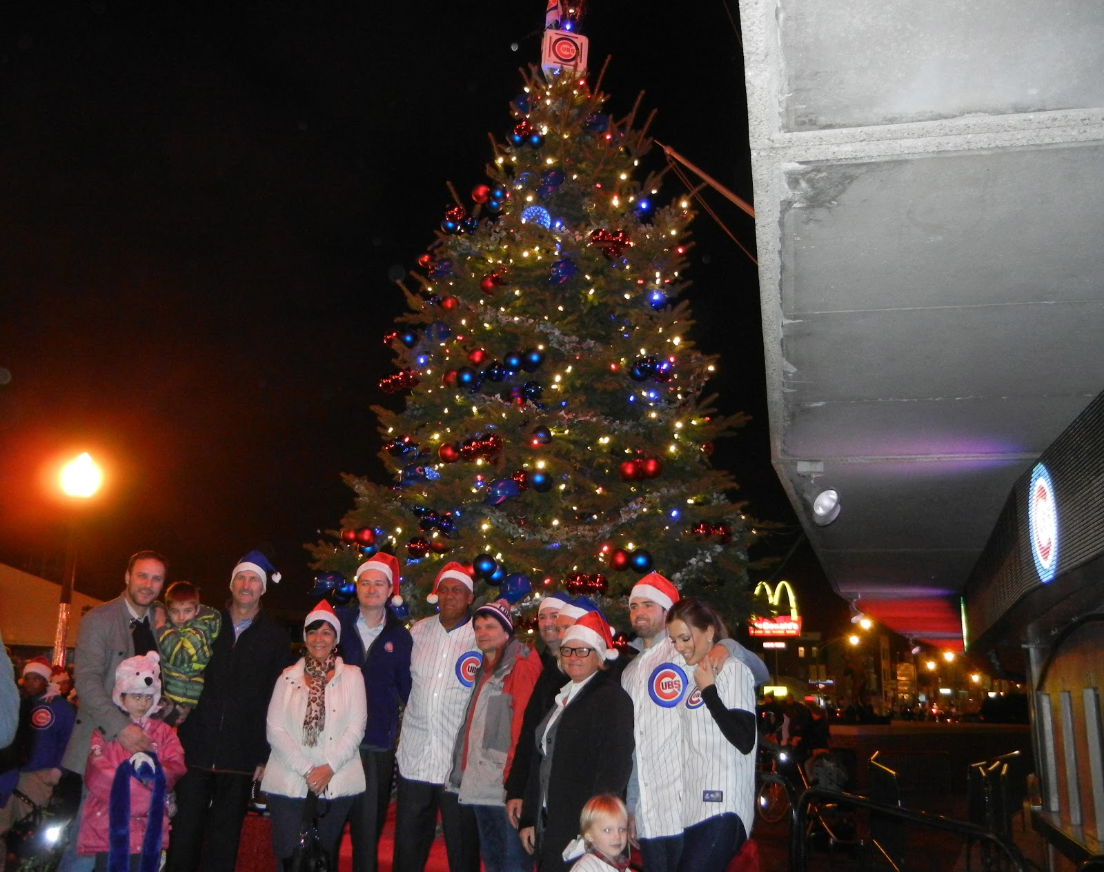 Cubby News: Cubs and Wrigley Field are officially decked out for the holiday season; Cubs roster