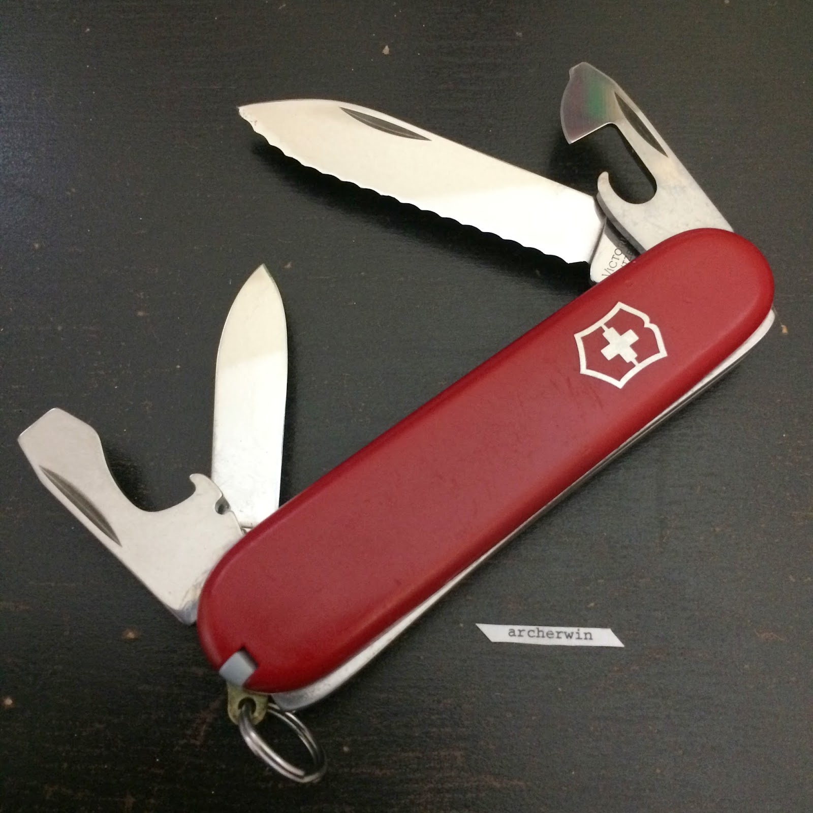 archerwin's Swiss Army Knives COLLECTION Victorinox Recruit Serrated