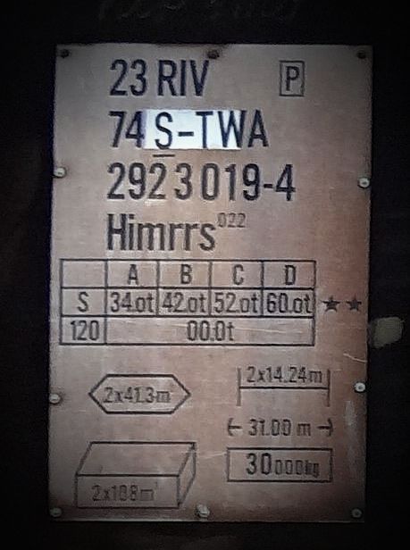 Wagony z serii H na łącznicy nr 503