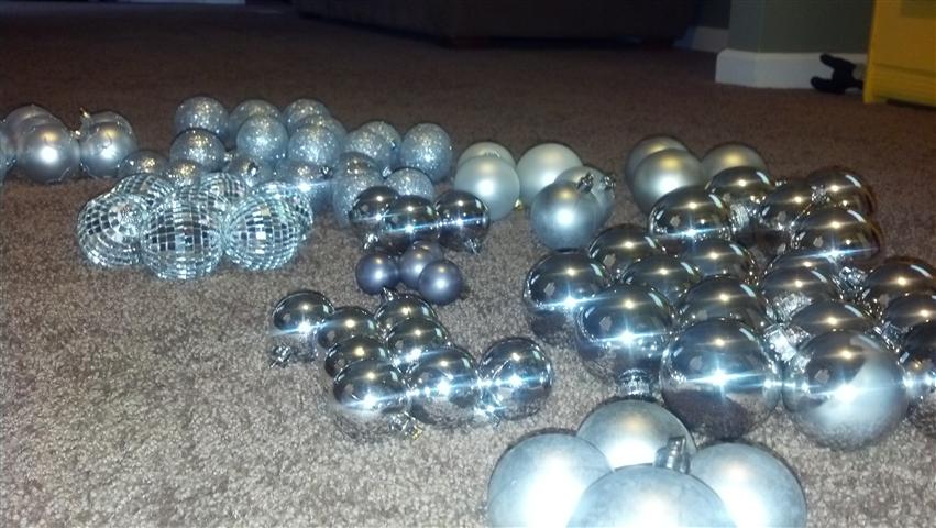 That's So Pinteresting!: Christmas Ball Wreath