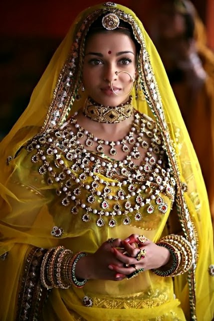 Aishwarya rai bridal dress with jewellery 