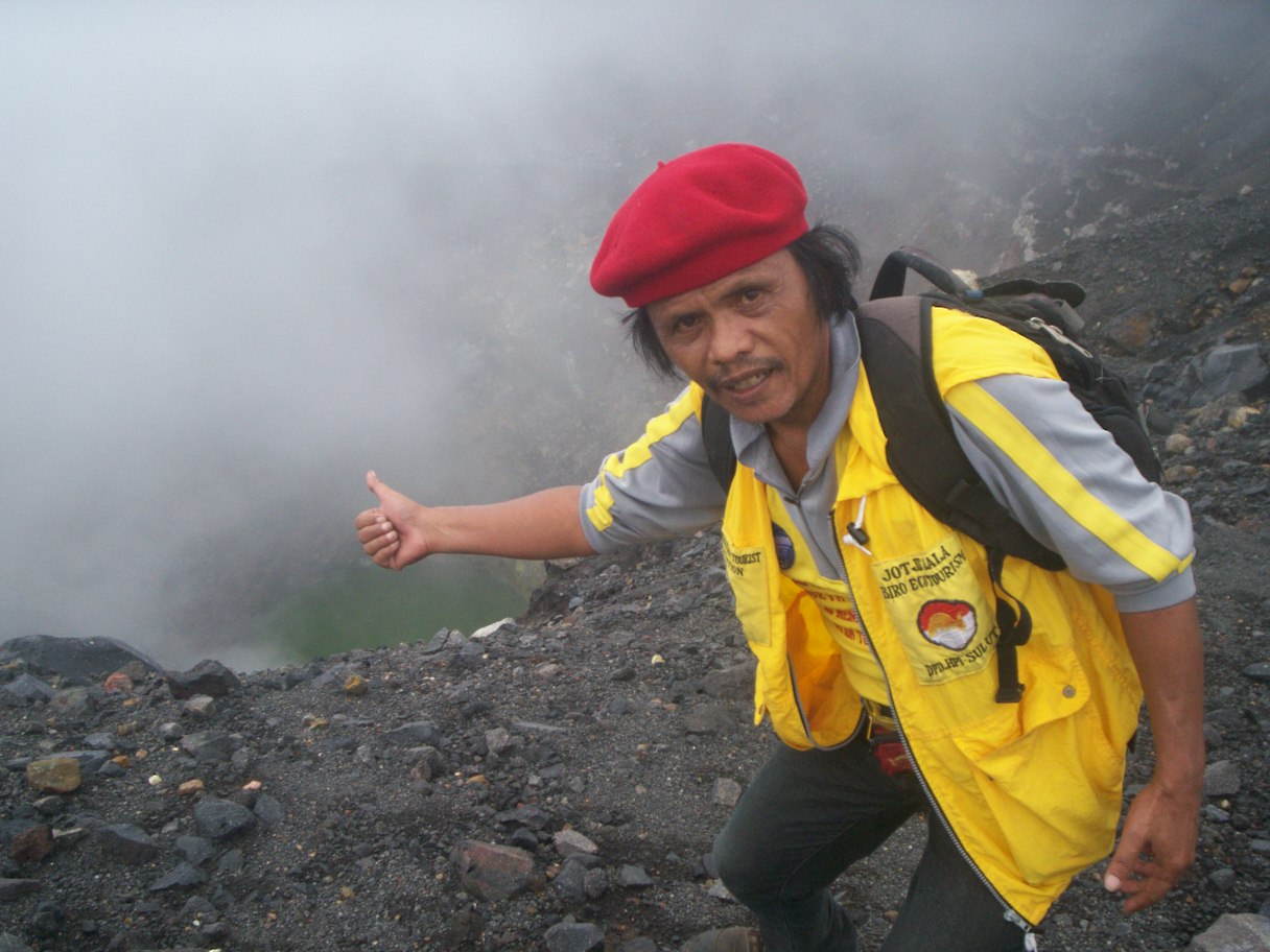 guide lokon volcano