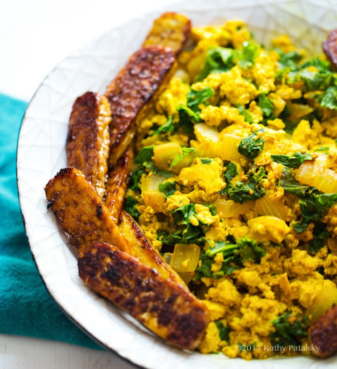 Fast & Easy Tofu Scramble + TempehBacon Breakfast Bowl. Vegan Recipe