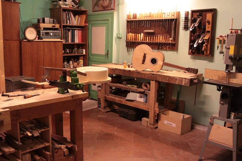 The Luthiers Ciro Marzio Italy
