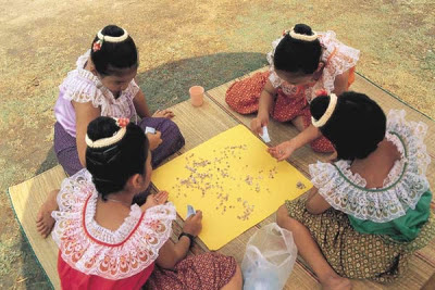 ประเพณีไทย การละเล่นหมากเก็บ ประเพณีไทย การละเล่นหมากเก็บ