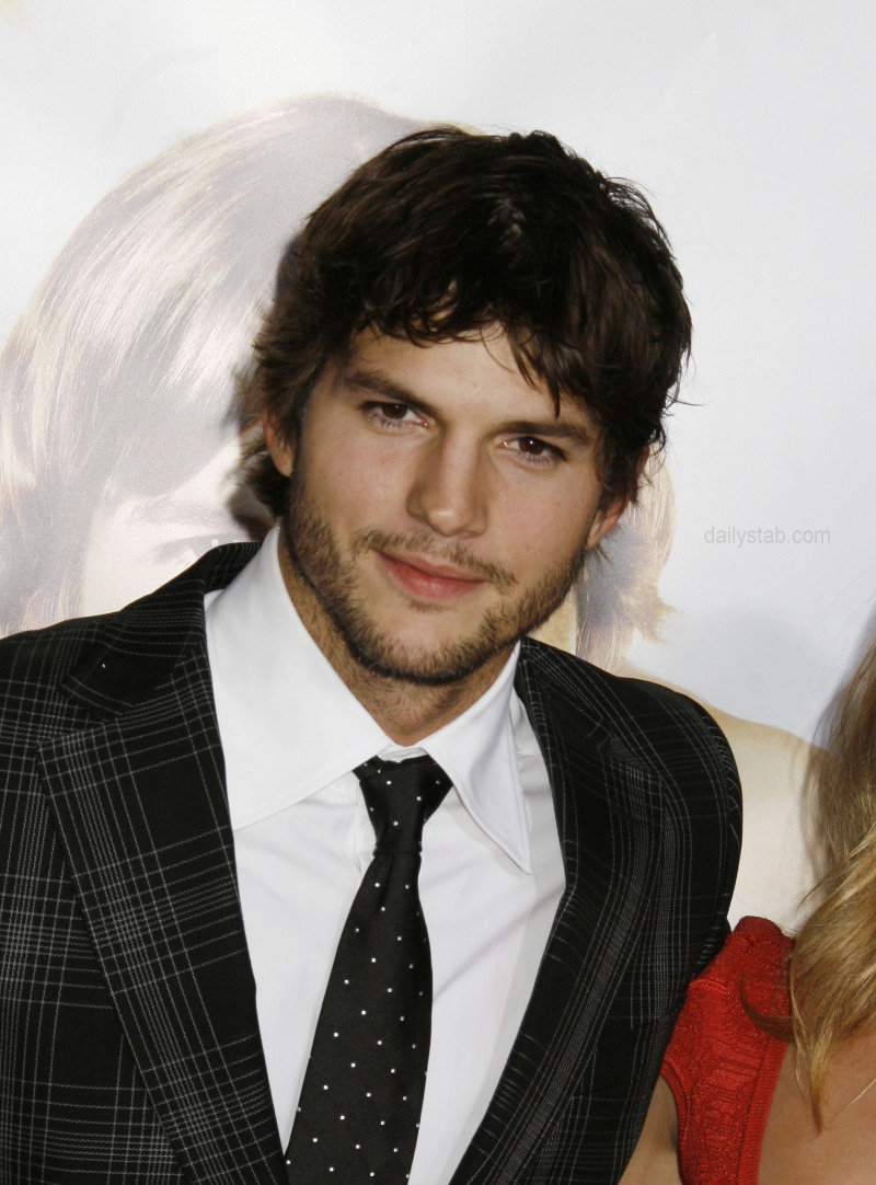 with ashton kutcher bluesago ashton kutcher with ashton kutcher bluesago ashton kutcher