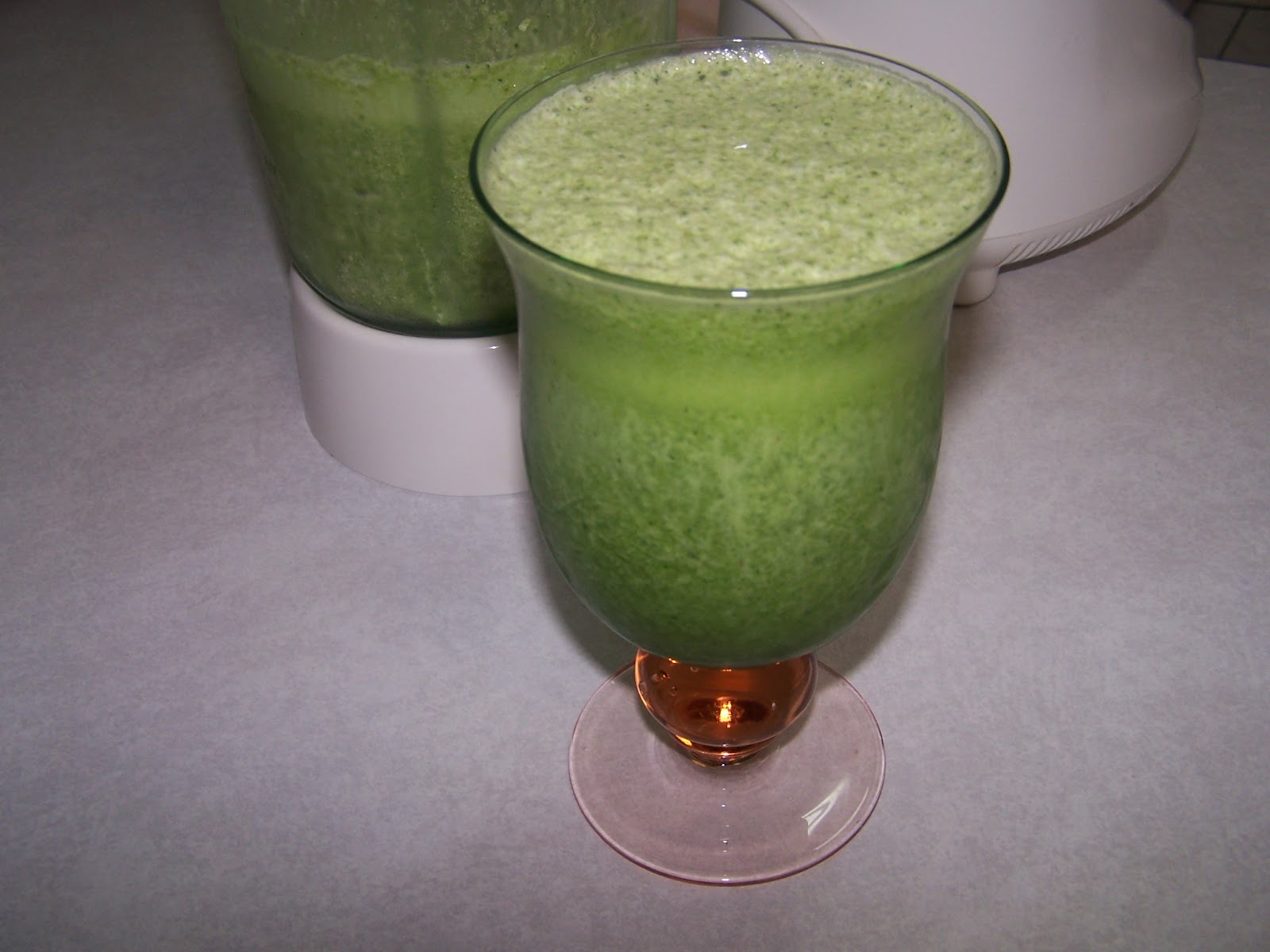 Skinny Gluten Free Green Machine Smoothie!! Skinny GF Chef healthy