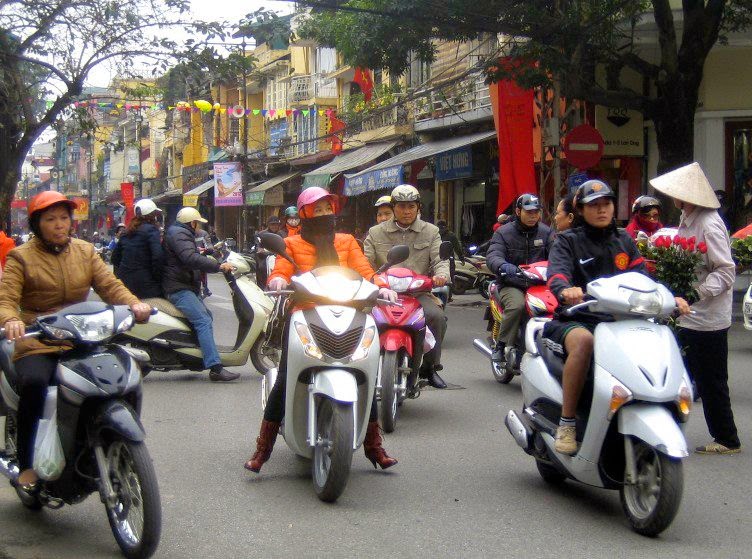 How to Cross the Street in Vietnam - Camels & Chocolate: Travel