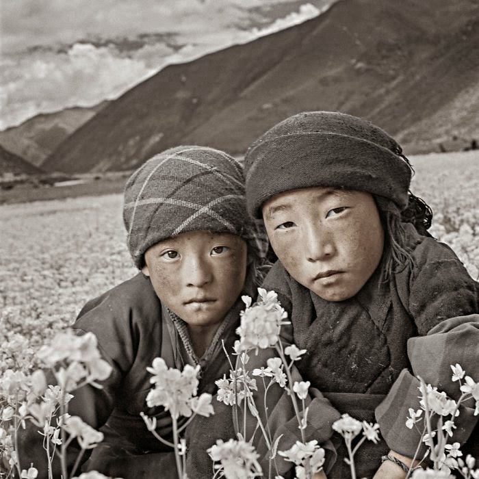 10. Phil Borges - Top 10 Most Famous Portrait Photographers In The World 10. Phil Borges - Top 10 Most Famous Portrait Photographers In The World