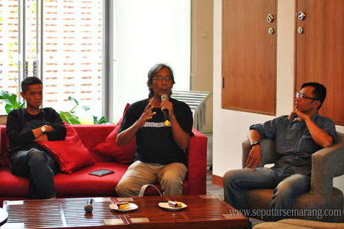 Sumbo Tinarbuko Reresik Sampah Visual