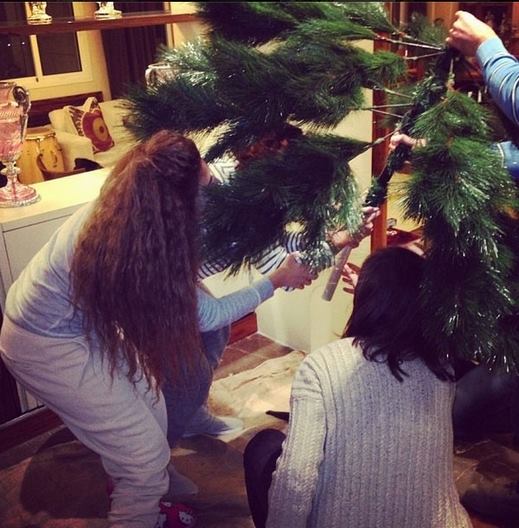 صور بنات رمزيات كرسمس منوعه