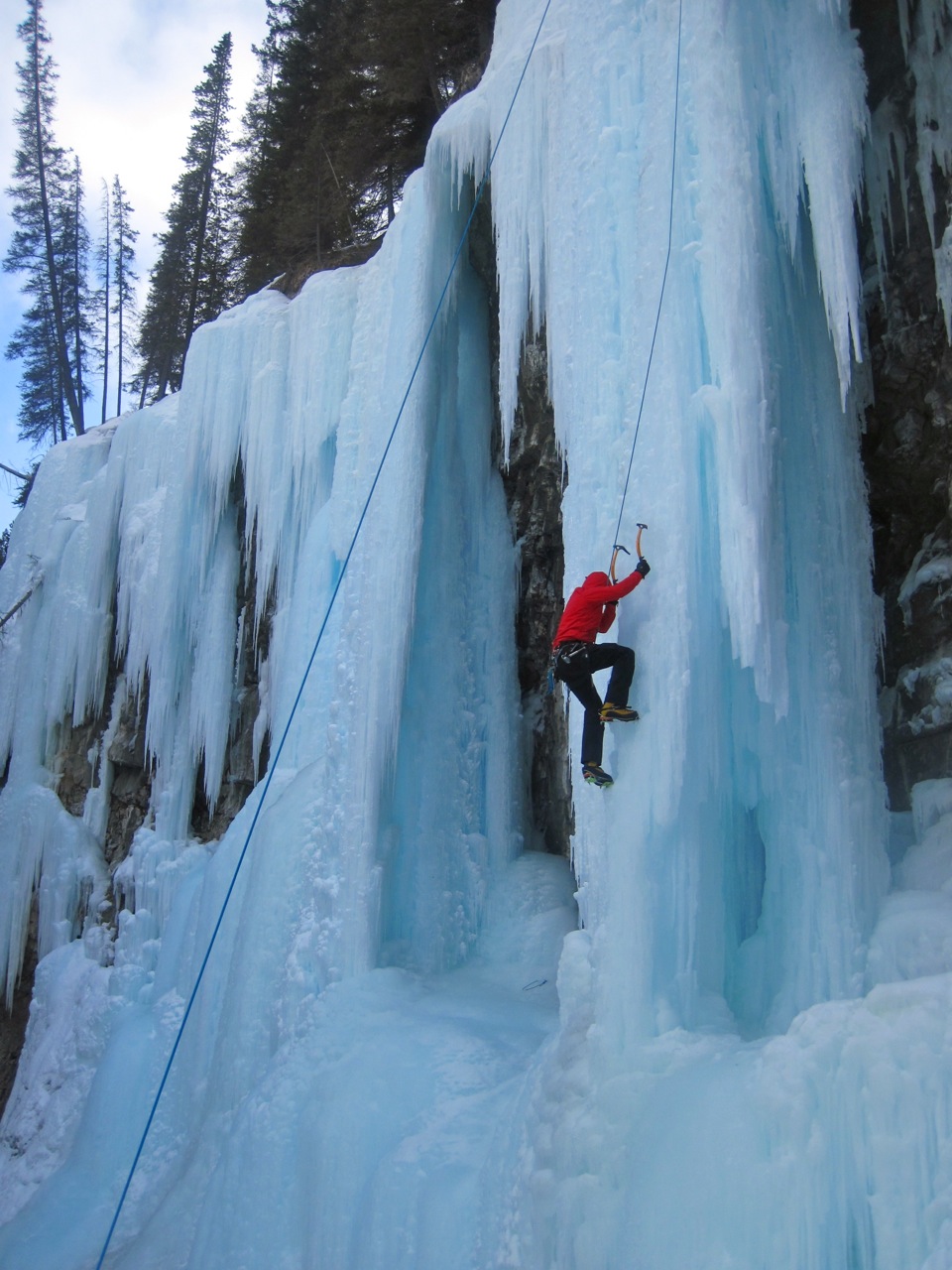 Canadian Rockies Alpine Guides March Ice Climbing Adventures!