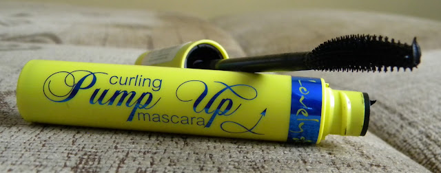 Lovely Curling Pump Up Mascara