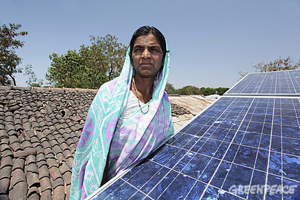 India Targets 2017 For Solar and Fossil Fuel Power Price Parity