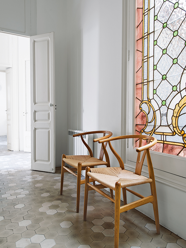Classics Design | CH24 Wishbone Chair