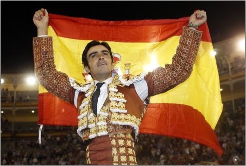 PERERA Y LA BANDERA