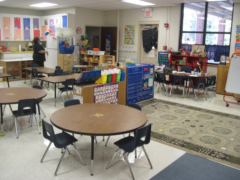 Cozy Kindergarten Classroom Set up