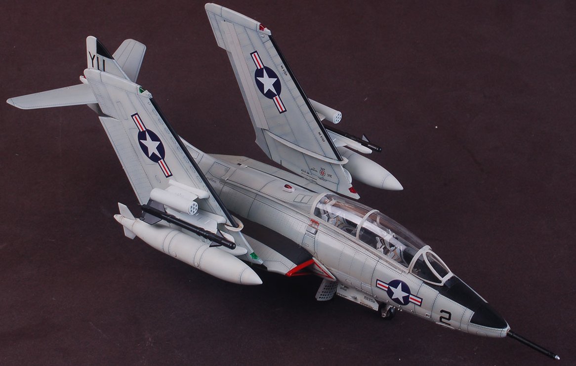 Aviation - NOUVEAUTÉS, RUMEURS ET KITS A VENIR - Page 13 Kittyhawk+T-9+cougar+KH80129+(9)