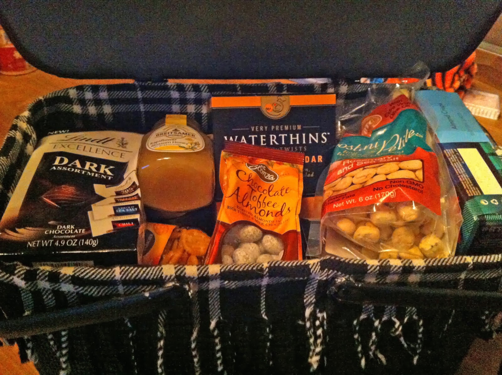 TheLookFactory DIY Upcycled Picnic Basket