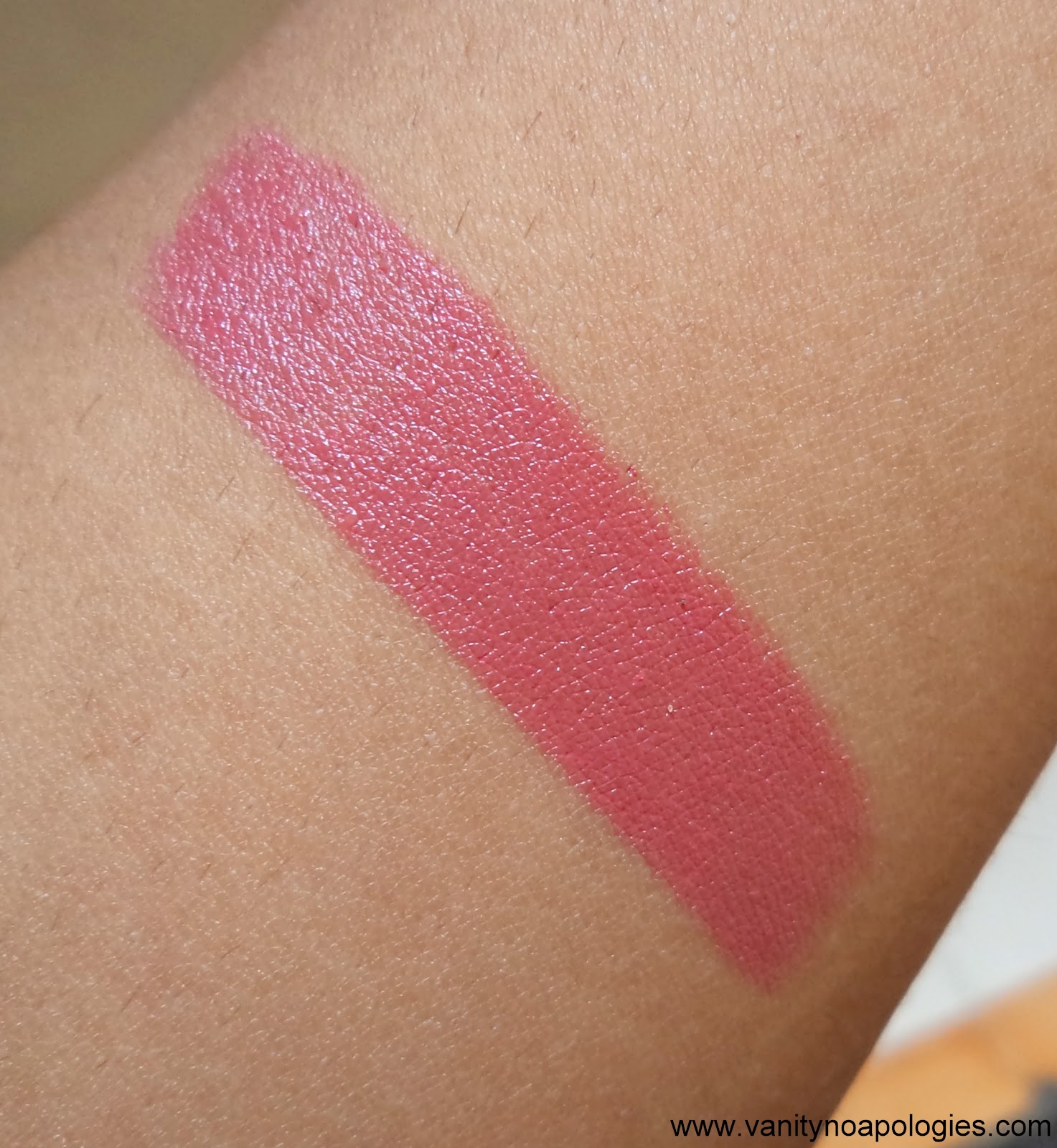 Maybelline Color Sensational Moisture Extreme Lipstick Coral Pink Review, S...
