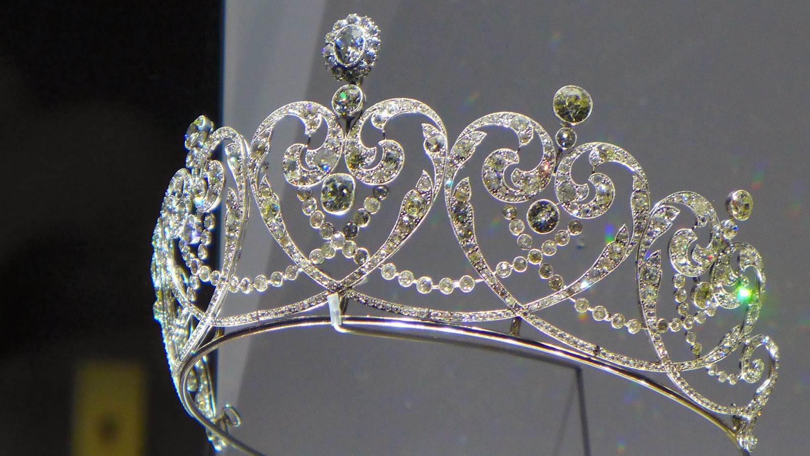 Cartier Tiara Platinum and diamond Tiara with millegrain placement