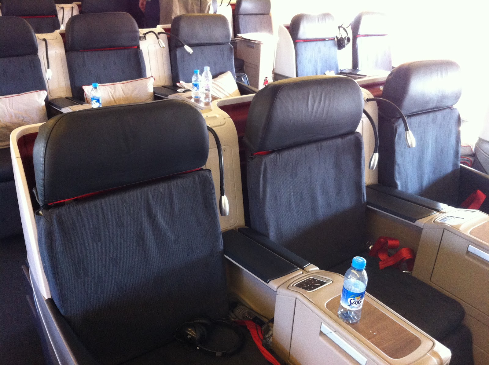 Airline Cabin Turkish Airlines Business Class ( YYZ IST ) On Road