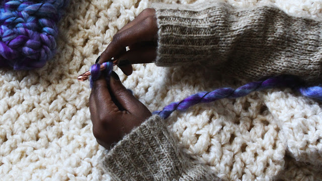DIY // How To Crochet Super Chunky Mittens! Free Crochet Pattern!