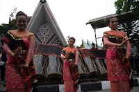 Kupas Tuntas Asal Usul Tari Tortor Sumatera Utara Kupas Tuntas Asal Usul Tari Tortor Sumatera Utara