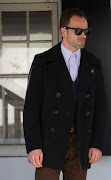 Jonny Lee Miller as Sherlock Holmes in CBS Elementary Episode # 22 Risk .