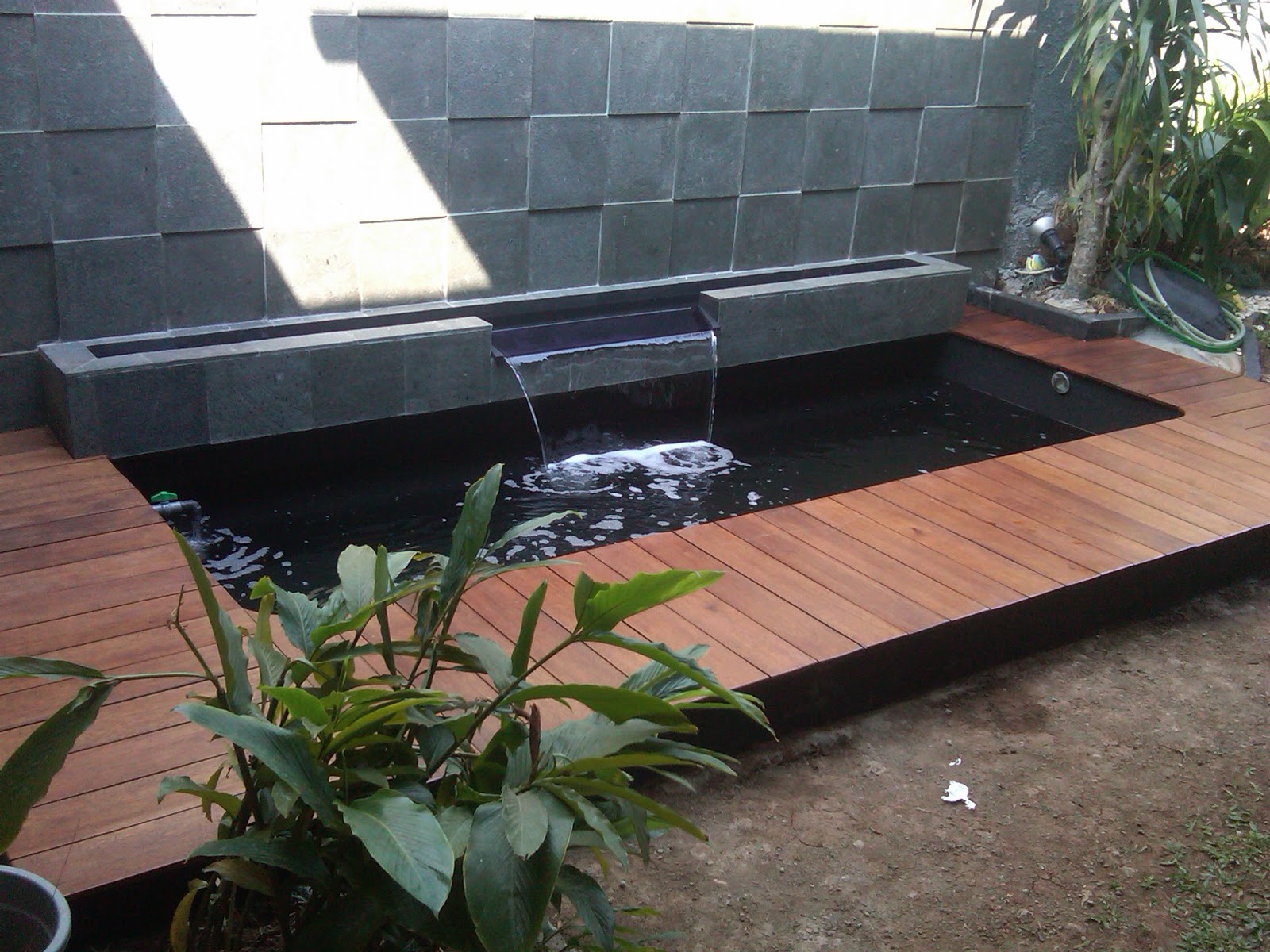 PROFESIONAL KOLAM KOI: kolam koi koleksi kami yang baru diselesaikan